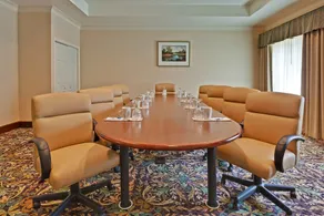 Queen Suite with In-Suite Conference Space Near the University of Rochester - Image 5