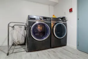 Williamsburg Brooklyn NYC! 4 BED 3.5 BATH Triplex Townhouse APT w Private Garden - Image 2