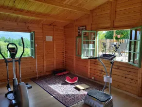3 bedroom house, private pool, gym, mature garden, walk to pizzeria, great views - Image 2