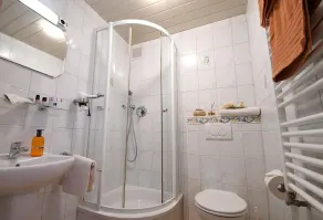 Große Ferienwohnung für 2 Personen mit eigener Terrasse - Image 4