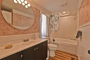 Comfortable 3 bed/2 bath home located in Swann Keys community! Minutes from Fenwick Island Beaches and Ocean City! Seasonal outdoor Pool, Wifi, Boat dock! - Image 2