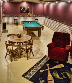 Lodge Between the Lakes - With Adjacent Indoor Pickleball Court - Image 3