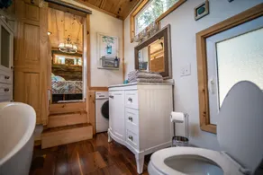 Luxury 40 TINY Home - Image 5