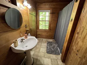 Cozy little cabin with creek access.  Great for fishing or tubing! - Image 2