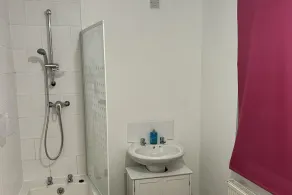 Guesthouse-2br-parking-wifi-toiletriesprovided - Image 2