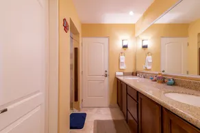 PDM C301-Colorful upper condo - Image 3