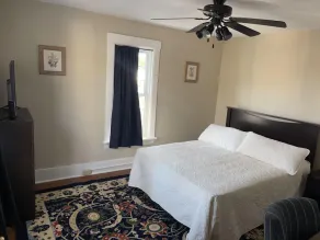 Renwick Mansion Guest House - Image 4