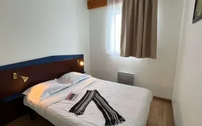 Spacious 1-bedroom Apartment With Balcony - Image 3