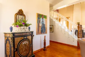 Art Gallery Villa - Image 2