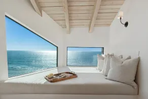 Top Floor Oceanfront Retreat, a Short 3-5 Minute Walk to the Beach - Image 3