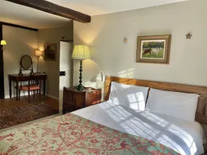 Une ferme Tudor exquise restaurée avec amour avec 7 chambres, 6 salles de bain / douche, dormir 14 dans - Image 3