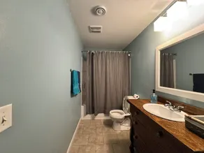 3Bed 2Bath Full Kitchen Family Neighborhood - Image 2