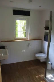 Beliggende komfortable feriehus udlejning direkte mellem sø og skov - Image 3