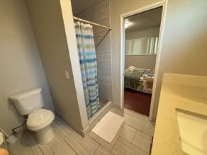Cheerful home,4bedrooms,6beds,2baths,TV,Central AC - Image 4