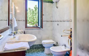 3 bedroom lovely home in S. M. di Castellabate - Image 5