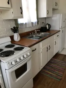 Cute 2+ Bedroom Cottage - Image 5
