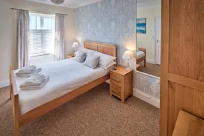 Une belle maison de ville de trois chambres sur l'esplanade de Shanklin avec 15% de réduction sur le voyage en ferry - Image 2