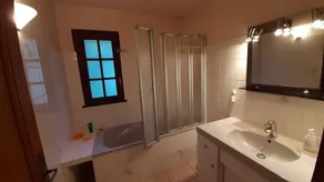 Fibered and turnkey family country house on the edge of the woods - Image 3