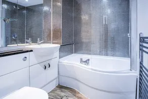 Skyline Duplex Penthouse - 3 Bedroom - Llanelli - Image 4