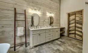 Cozy lux retreat with VIEWS and hot tub - Image 4