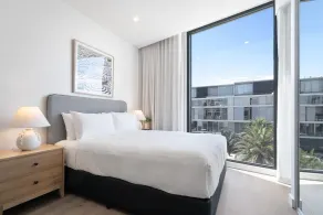 Bright Studio Stay in North Fremantle with Views - Image 5