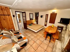 Casa Jeannot typique Corse en pierre, 2 pers, f2, 35 m2, jardin 60m2 vue montagne, parking gratuit - Image 5