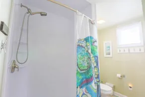 Ny! 1 min til stranden. Slap af og se solopgang & krasjbølger fra vores overdækkede balkon! - Image 5
