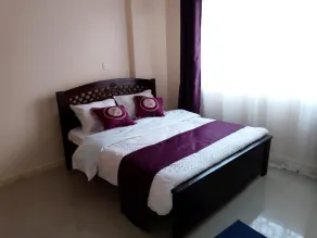 Apartment Sleeps 6 with Free Parking - Image 5
