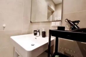Graz central Penthouse Style Apt - Image 2