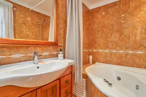 Holiday Home Casa Murillo with Sea View, Terrace & Wi-Fi - Image 5