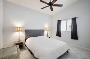 Brookshire single home- centralized to shopping and beaches - Image 5