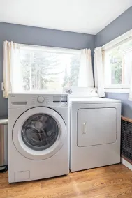 Hidden gem in vibrant downtown Redmond mins/ from Microsoft Marymoor,Woodinville - Image 3
