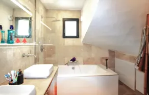 Gorgeous Home In Avignon - Image 2