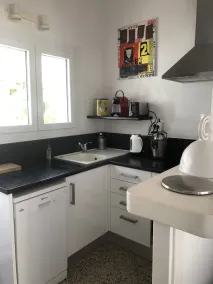 Detached house with private garden and swimming pool; air conditioning wifi internet - Image 3