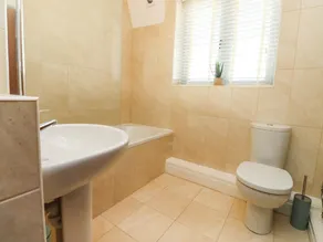 Gardener's Cottage - Image 5