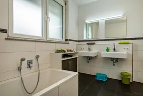 Apartment 'Ferienwohnung 3, 120qm' with Private Terrace, Shared Garden and Wi-Fi - Image 2
