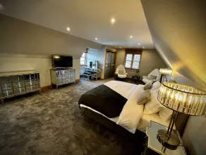 The Cottage @ The Vu - Image 2