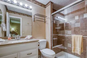 2 blocks to the beach! First floor 2 BR/2 BA - Secluded Lanai, WiFI, Pool&Tennis - Image 3