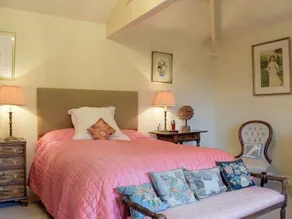 A delightful cottage offering comfortable accommodation for up to four guests. - Image 4