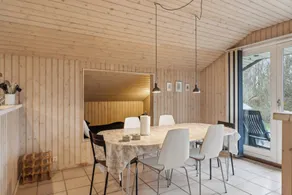 Exquisita casa vacacional apta para familias con sauna, barbacoa y jardín - Image 5