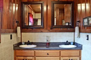 Cozy 1-bedroom cabin just 16 minutes from Ruby Falls - Image 4