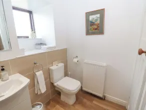 BARN COTTAGE, pet friendly, character holiday cottage in Ingleton - Image 4