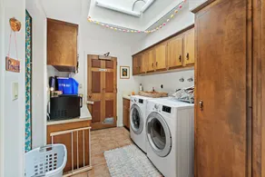 Ojai Vacation Home with Views on the East End - Image 2