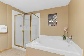 Condo spacieux avec vue sur la pente, 2 balcons, cuisine mise à jour, WIFI gratuit - Image 4