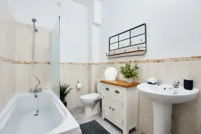 Delven House  - Image 5