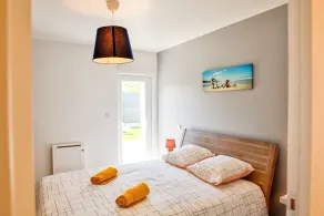 MAISON DES NAUFRAGÉS - Private Jacuzzi- Heated indoor pool -100m from the sea - Image 5