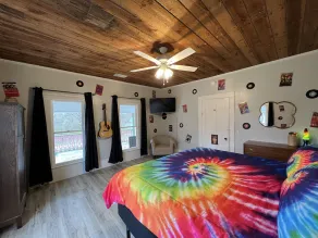 Newly restored 1910 Ozark Mountain Dogtrot Cottage - Image 4