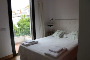 Villa de luxe dans le centre ville WIFI piscine, climatisation et parc gratuit - Image 2