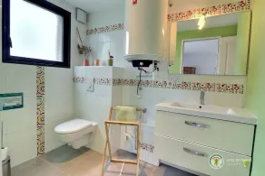 Spacious comfortable loft 'La Joie De Vivre' with 6 bedrooms and one pool - Image 3