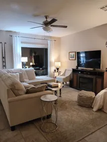 Comfortable Townhome in park like setting. Close to everything! - Image 4